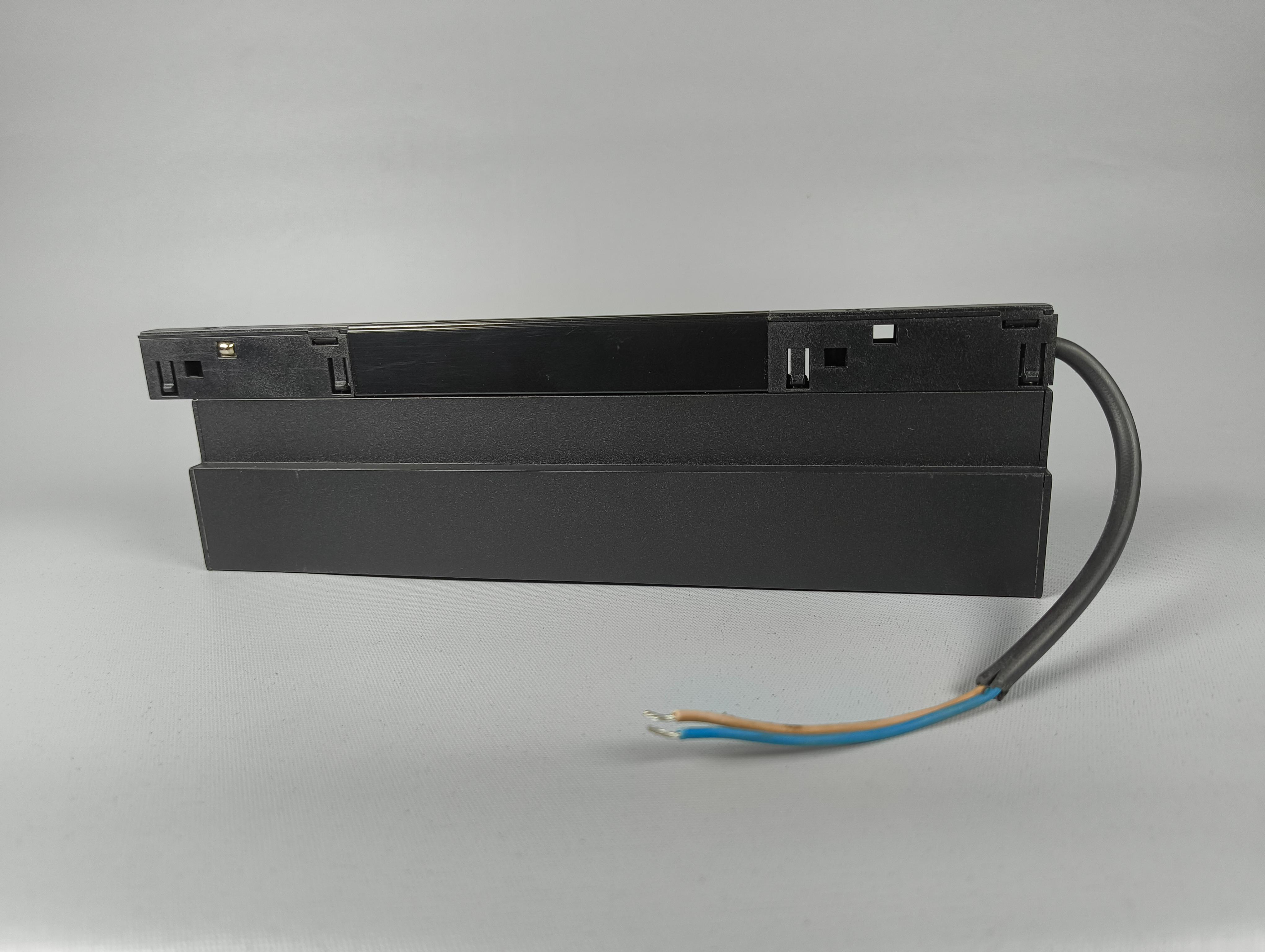 HDT-1048